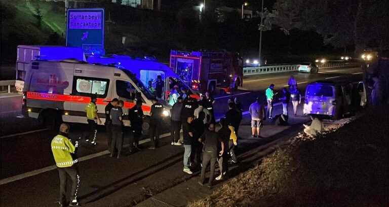 iki minibus carpisti ortalik savas alanina dondu Fv3M9vdH