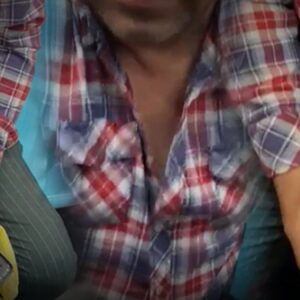 metroda taciz ettigi kadinlara saldirdi once fotograf cekti sonra yakalaninca telefonu kirdi WH8h1XAm