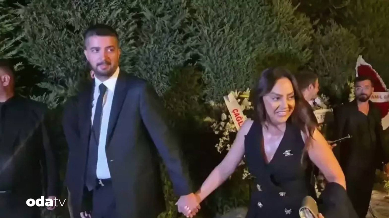 ebru gundes bosandi FBGgB3wQ