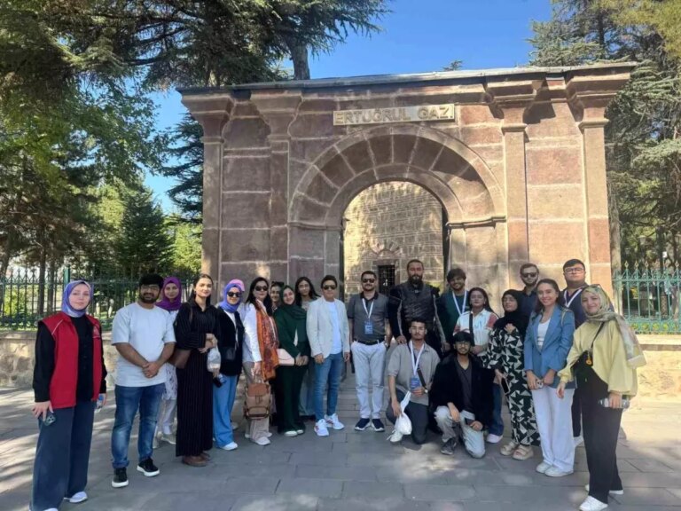 pakistanli gencler sogutte agirlaniyor KnDJBUXg