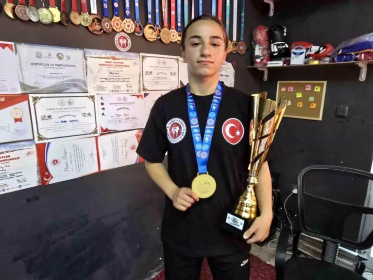 rabia karadas avrupa kick boks sampiyonasinda altin madalya kazandi puwWQA9R