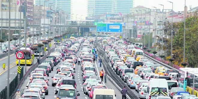 hafta ortasinda istanbulda trafik felc oldu h8XM31l4.jpg