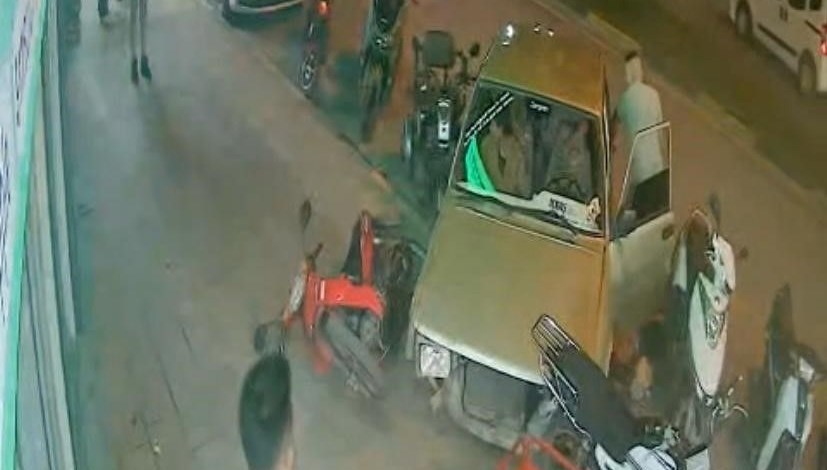 kaza yaptiklari araci birakip kactilar s2xk7P7S.jpg