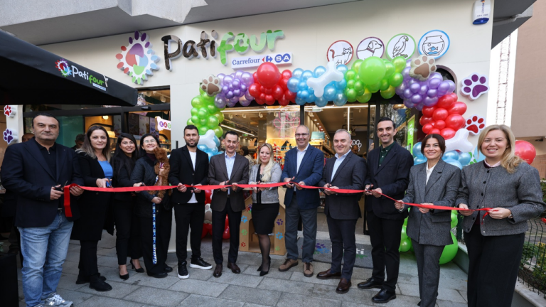 carrefoursanin-patili-dostlar-ve-sahipleri-icin-tasarladigi-yeni-nesil-yasam-alani-patifour-acildi-lzbaytlb.png