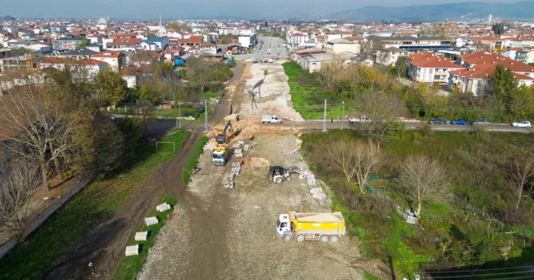sakarya-alparslan-turkes-caddesinde-duble-yol-guclendirmesi-f95HSzr3.webp