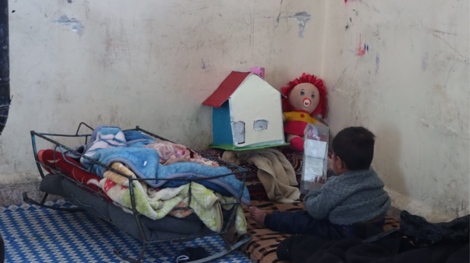 Kobanî'de insani kriz sürüyor: Bebek maması tamamen tükendi