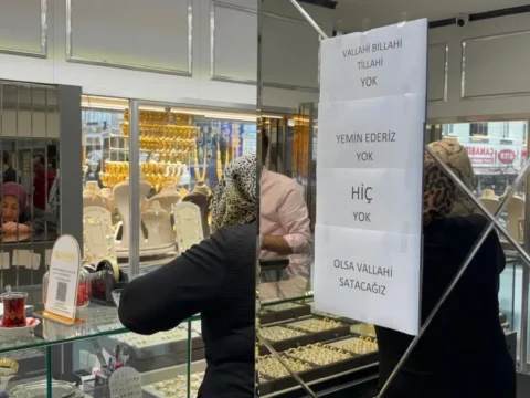 Bursa Kuyumcusundan Dikkat Çeken Sloganlar