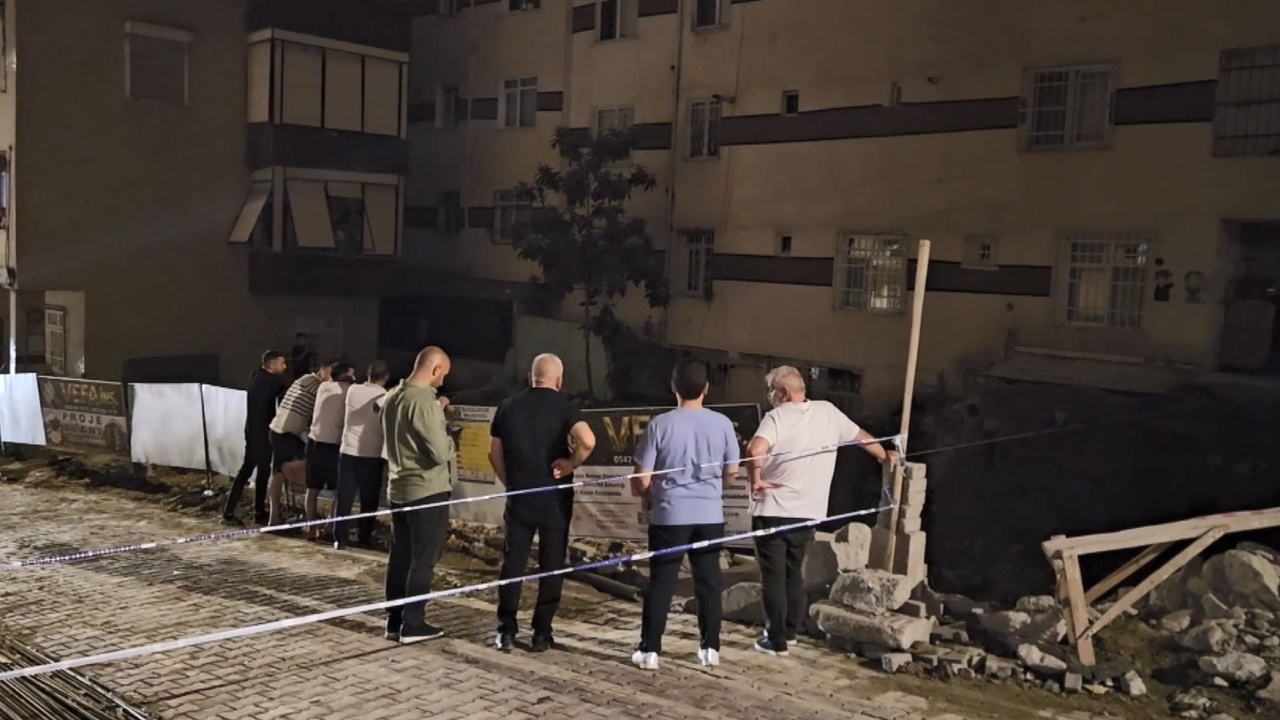 Kolonlarindan ses gelen bina bosaltildi sakinler ile muteahhit arasinda gerginlik MT8smXtU